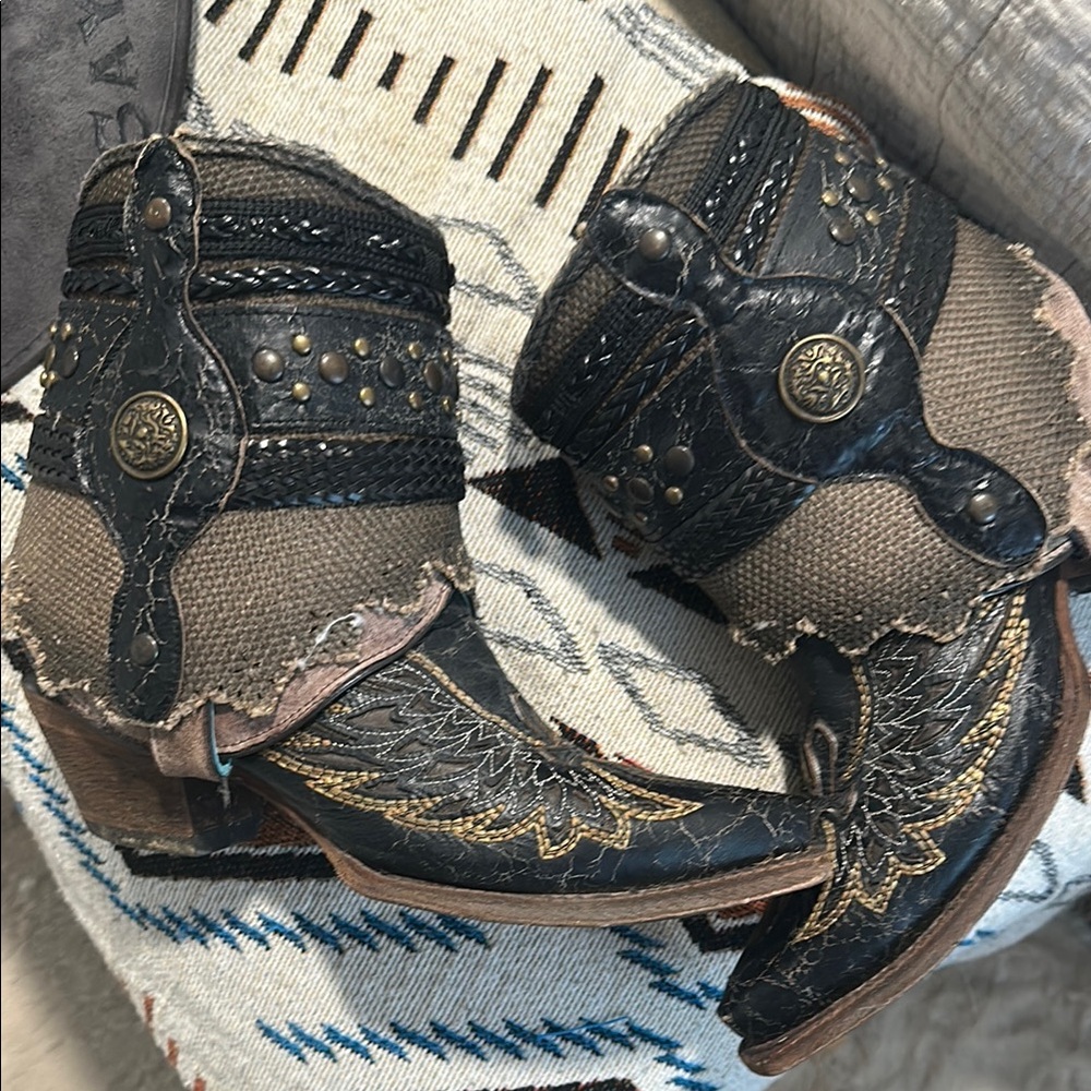 Corral Black and Brown Embroidered Ankle Boots - Picture 4 of 13